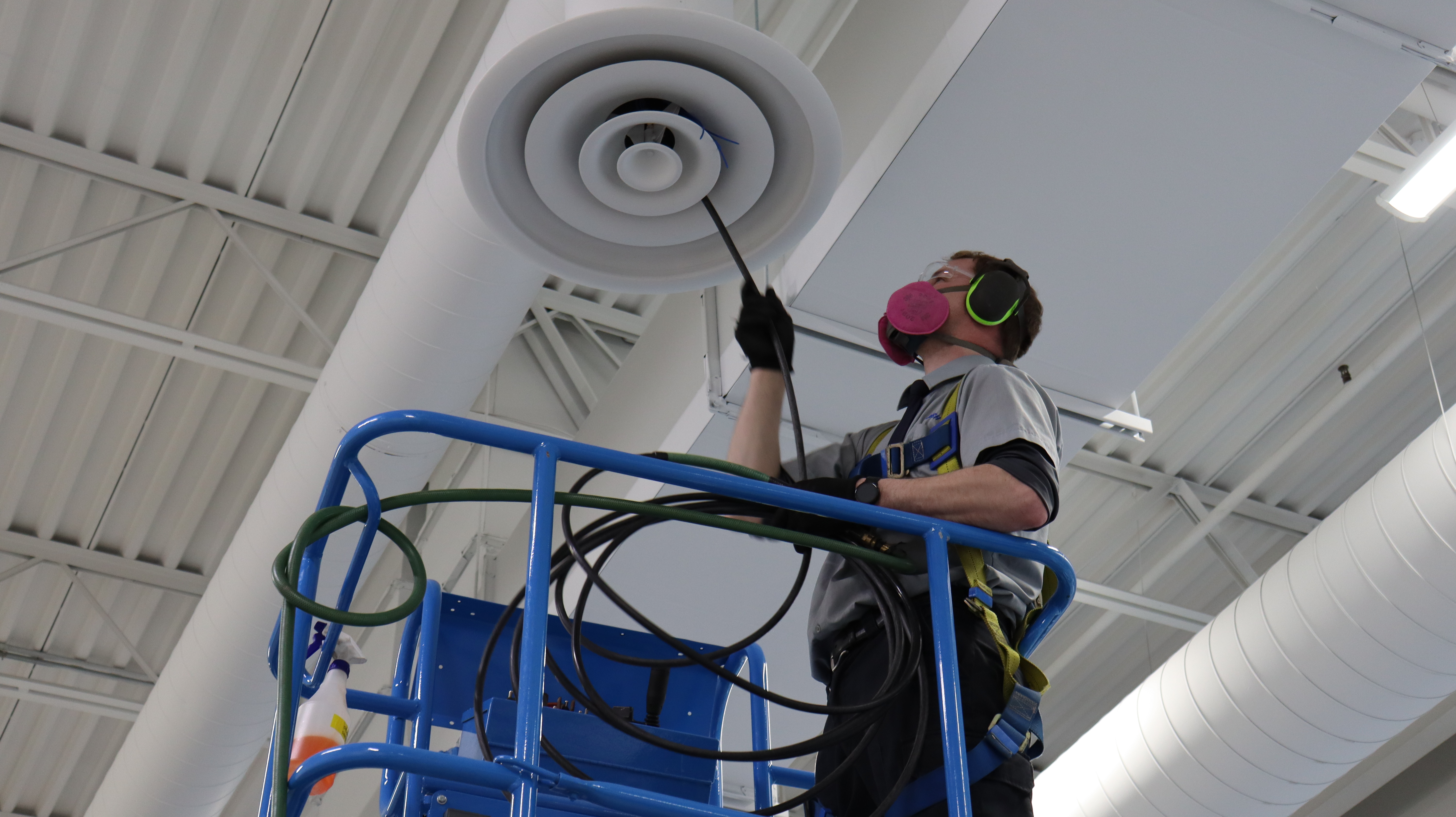 The Impact of Duct Cleaning on Energy Efficiency and HVAC System Longevity